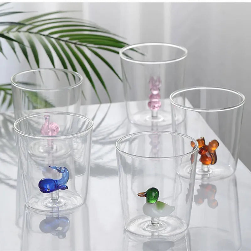 Bicchiere in Vetro con Statuina 3D Interna – Design Creativo per Drink
