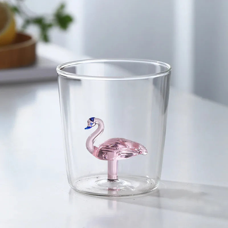 Bicchiere in Vetro con Statuina 3D Interna – Design Creativo per Drink